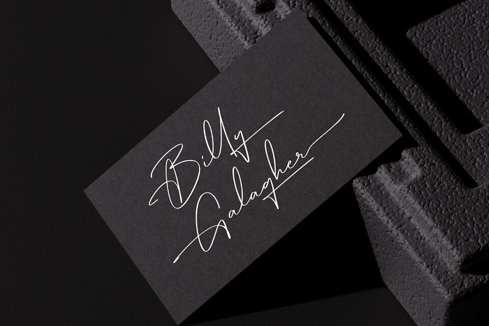 Hamburg Signature Font