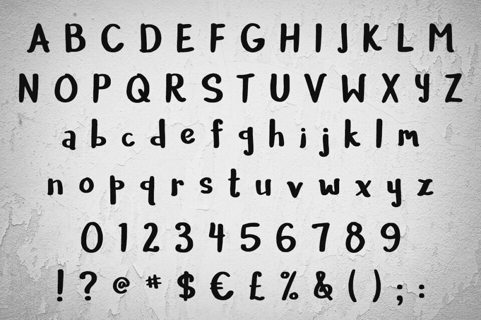 Cavorting Font